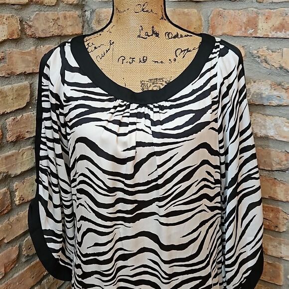 NWT Hot in Hollywood animal print spkit skeeve tunic top size Medium - Picture 2 of 11